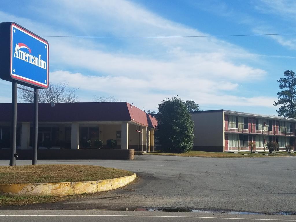 American Inn Skippers/Emporia Area Buitenkant foto